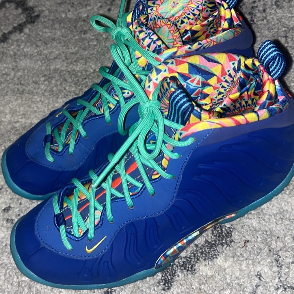 - Nike Little Posite One ASW Deep Royal Blue size 4 basketball shoes
